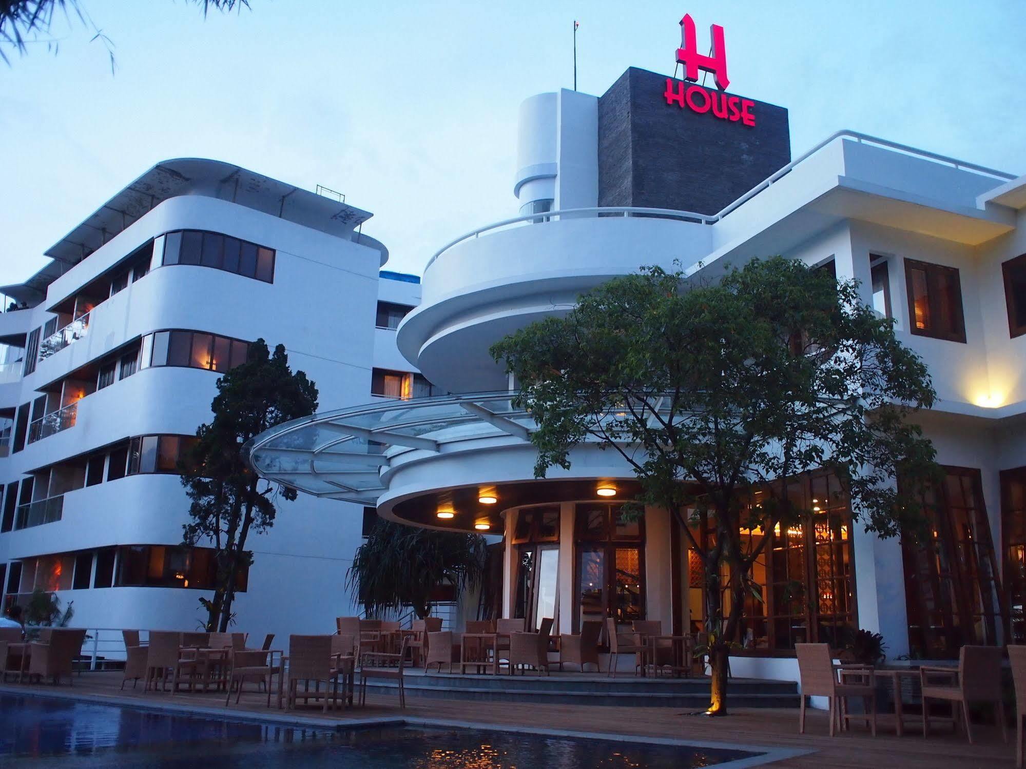 House Sangkuriang Bandung Exterior foto